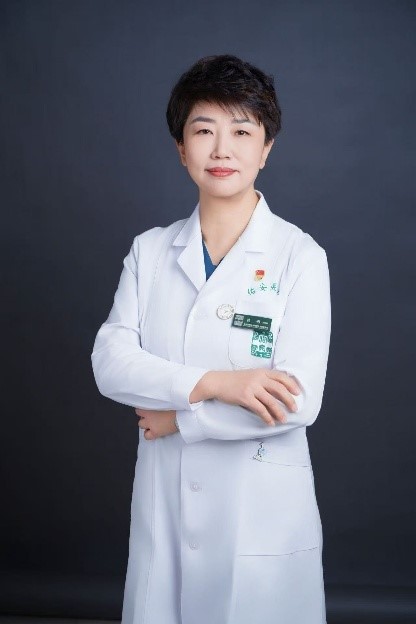张 彤